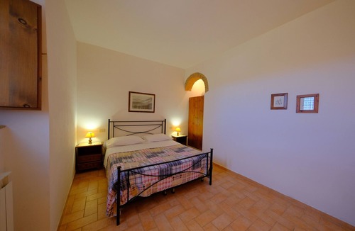 San Gimignano House | MONTEGONFOLI 4, Apartment for 4 adults with amazing views on San Gimignano