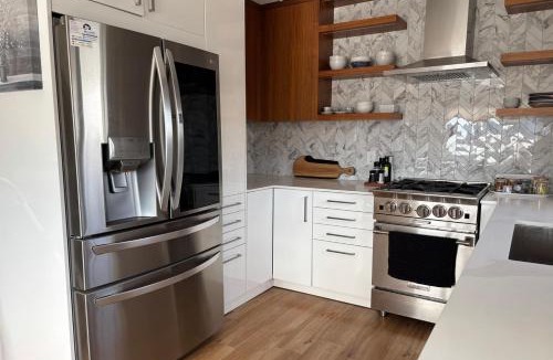 Lower Lonsdale Boat Rental | Mosquito Creek Floating Boat Shed