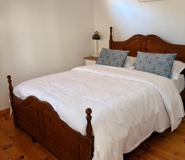 Pixley ka Seme Ski Chalet | Mountain Views in the Heart of Tamboerskloof
