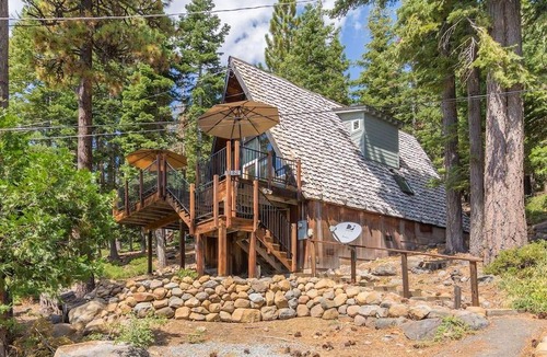 Talmont House | Mountaineer by AvantStay Classic A Frame w/ a Great View & Access To Lake Tahoe Park Association