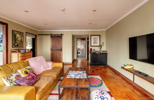Nana Condo | Music Art 2-bedroom loft in vibrant CBD near mall, park, skytrain Nana
