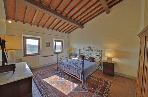 Palaia House | MY TUSCANY VILLA: Absolute privacy, between pine and olive trees