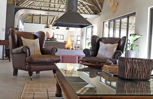 Beestekraal Cabin | Mziki Safari Lodge