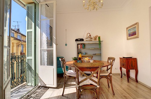 Carre d'Or Apartment | N&J - LAVINIA - Central - Close sea