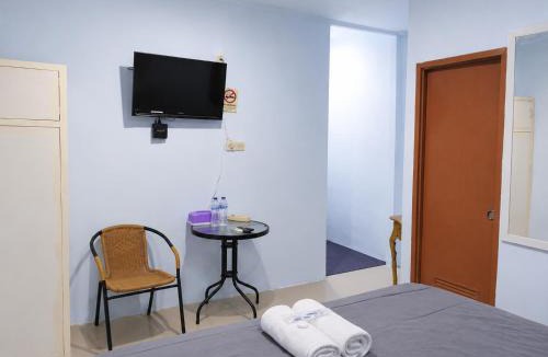 East Jakarta House | NamRoom at Jatiwaringin