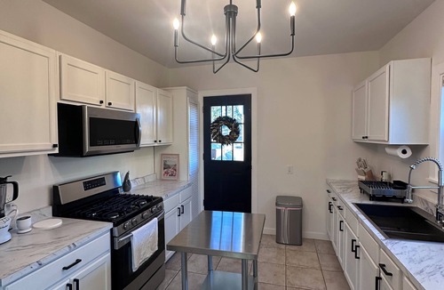 Napa Apartment | Napa Valley Downtown Apartment – Walkable Location, 31+Day Stays