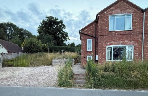 Napton-on-the-Hill House | Napton on the Hill - Sleeps upto 7 & Pet Friendly