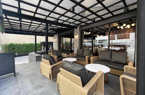 Si Phraya Hotel | @Nares Hotel