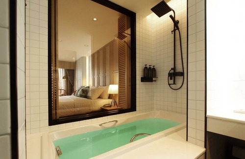 Si Phraya Hotel | @Nares Hotel