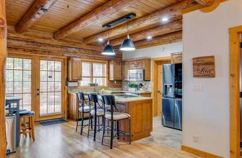 Lebanon House | Nashville Lux Lodge Private Pickleball Ct Hot-tub Game Rm Fire-pit 5BR 5BA