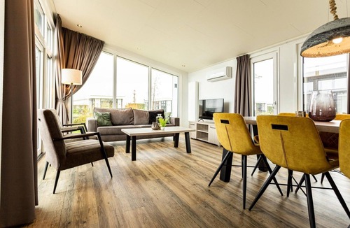 Avenhorn Ski Chalet | ✓ Natuurlodge at Park Westerkogge ✓ Holiday home for 4 people ✓ Located in Berkhout (North Holland) ✓ Waterfront holiday resort ✓ Book directly at the resort