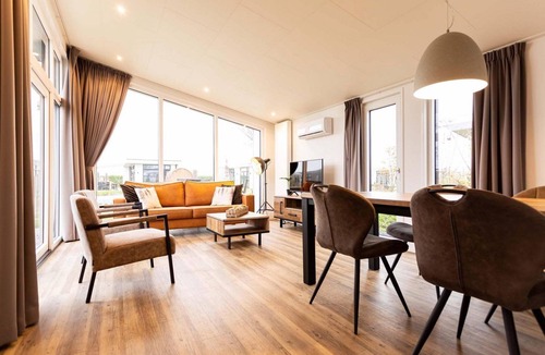 Berkhout Ski Chalet | ✓ Natuurlodge at Park Westerkogge ✓ Holiday home for 4 people ✓ Located in Berkhout (North Holland) ✓ Waterfront holiday resort ✓ Book directly at the resort