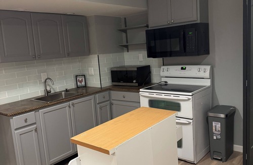 Hanover Apartment | Near Maryland Live Casino-private guest suite