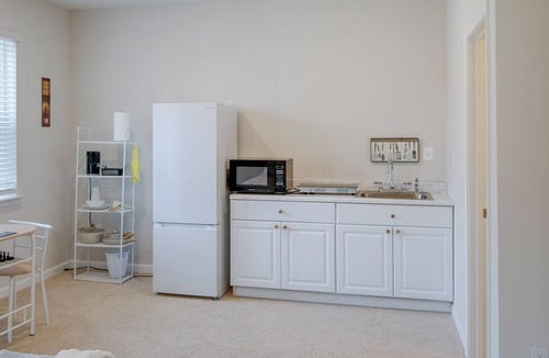 Montpelier Apartment | Near Parks & Golf: Pet-Friendly Glenn Dale Studio!