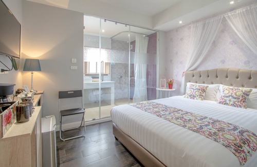 Khlong San Hotel | Near Wongwian Yai BTS,suitable for couples and families.