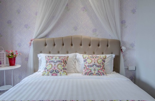 Khlong San Hotel | Near Wongwian Yai BTS,suitable for couples and families.
