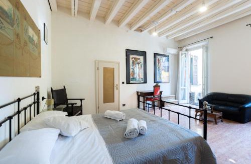 L'antico Ghetto Ebraico House | Nel Cuore di Bologna L ,Bologna by Shortholidays