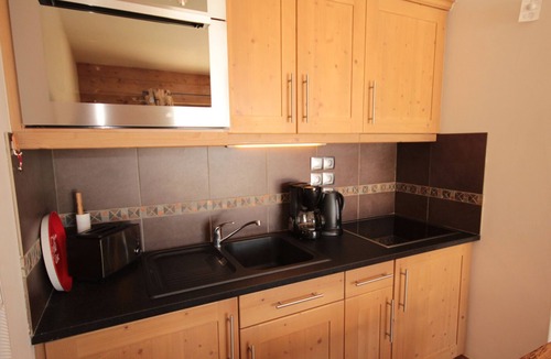 Bisanne 1500 Apartment | New 2-room apartment with parking and pool access