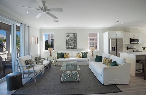 Palm Cay House | New 4 Bedroom, just 60 steps from the Beach and Pool in Gated Community