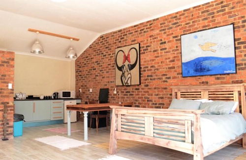 Linden House | New barn room private space, FIBRE Wifi, Vegan Home
