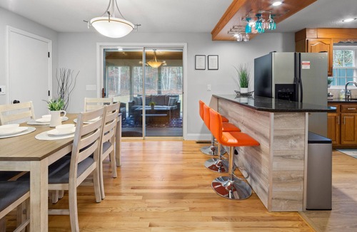 South Dennis House | NEW - Cozy Cape Cod Family Getaway ~ A/C ~ SCREENED PORCH