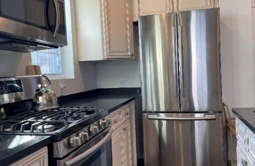 Deanwood House | New! Cozy Chateau in NE DC - 6 Miles to Monuments!