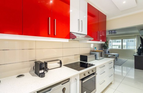 Mouille Point Apartment | New Cumberland 405 by CTHA
