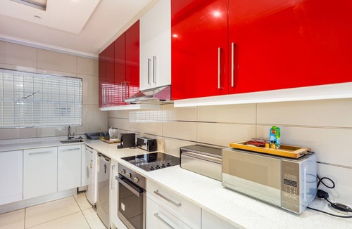 Mouille Point Apartment | New Cumberland 405 by CTHA