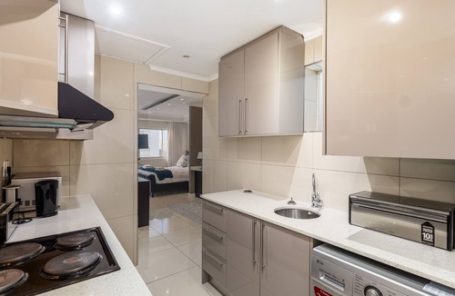 Mouille Point Apartment | New Cumberland 405 by CTHA