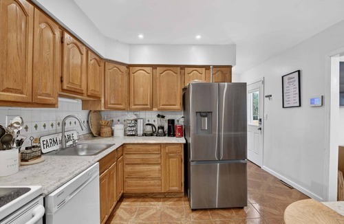 Severn Cottage | NEW! Elegant Luxury Retreat with Game Room Near BWI