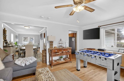 Severn Cottage | NEW! Elegant Luxury Retreat with Game Room Near BWI