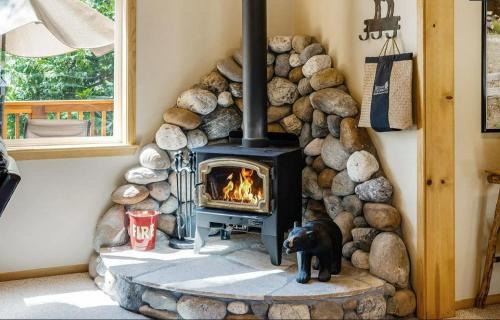 Talmont House | New Listing! Woodland Heights at Tahoe Park- Pet Friendly - Private Beach
