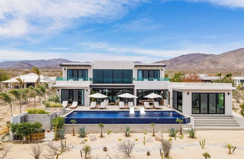 El Sargento House | New Luxurious Pool Pickleball Jacuzzi Cold Plunge, Sauna Ocean views every BDR