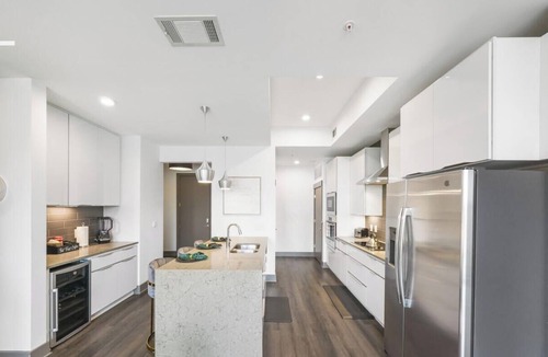 Second Ward Condo | NEW Skyline Escape | A Reluxme High-Rise Experience🏙️