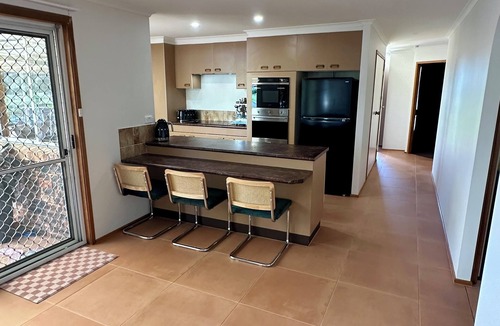 Moruya House | Newly Renovated Coastal Escape | Walk to Town, River & Markets