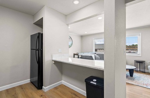 Springfield Apartment | Newly Renovated Unit in Central Spfld! #201