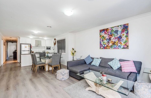 Ngunnawal House | Ngunnawal 3 bedroom with Netflix and 100mbps Wifi