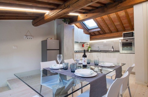 Montopoli in Val d'Arno Apartment | Nice apartment for 6 guests with WIFI, A/C, TV, patio, pets allowed and panoramic view