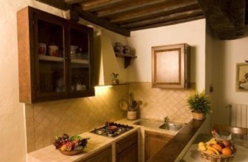 Colle di Val d'Elsa House | Nice apartment in villa for 2 people with pool, TV, patio and pets allowed
