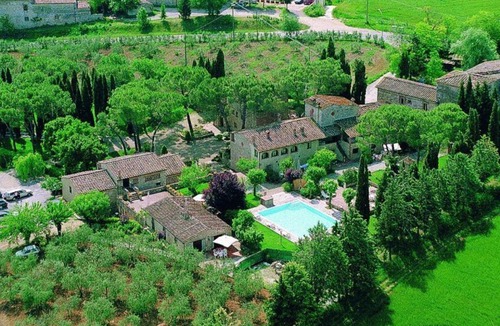 Colle di Val d'Elsa House | Nice apartment in villa for 2 people with pool, TV, patio and pets allowed