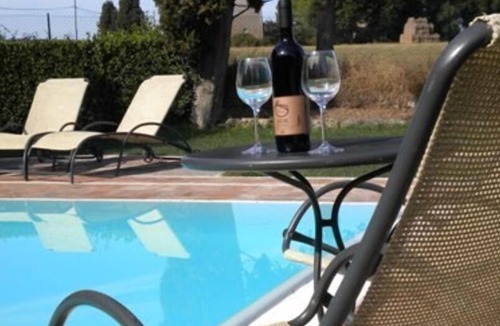 Colle di Val d'Elsa House | Nice apartment in villa for 2 people with pool, TV, patio and pets allowed