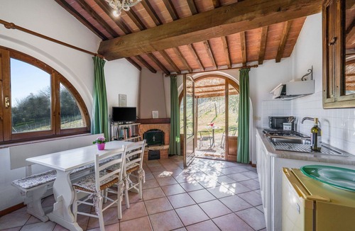 San Macario In Monte Apartment | Nice apartment for 2 people with pool, WIFI, A/C and TV, close to San Gimignano