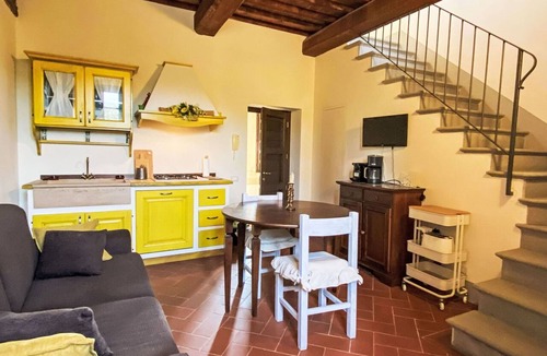 Palaia Apartment | Nice apartment for 2 people with pool, WIFI, TV and panoramic view