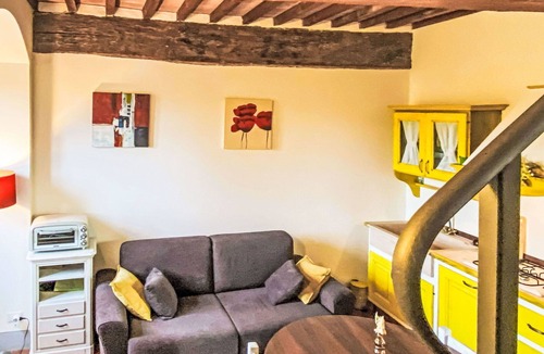 Palaia Apartment | Nice apartment for 2 people with pool, WIFI, TV and panoramic view