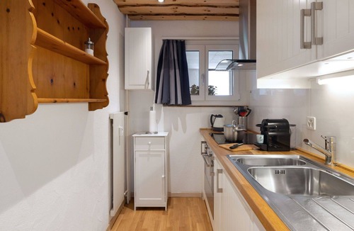 Davos-Dorf Apartment | Nice apartment for 4 guests with pool, WIFI, TV and balcony