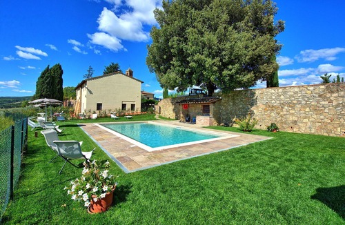 San Gimignano Apartment | Nice apartment for 4 people with WIFI, pool, A/C, TV and panoramic view, close to San Gimignano