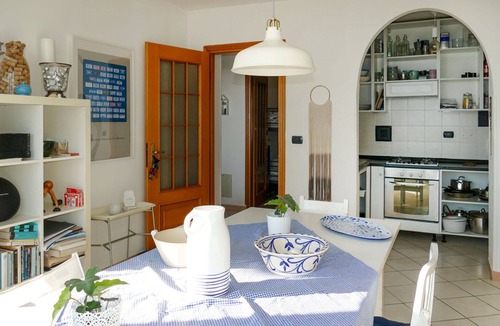 Pompeiana Apartment | Nice apartment for 5 guests with WIFI, TV, balcony and pets allowed