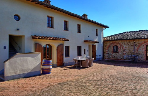 Castelnuovo Berardenga Apartment | Nice apartment for 5 guests with pool, A/C, TV and panoramic view, close to Siena