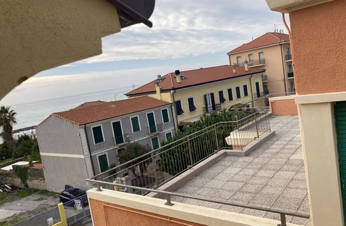 Riva Ligure Apartment | Nice apartment for 4 guests with WIFI, A/C and TV