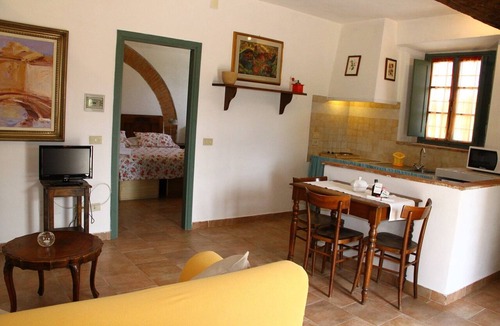 Collesalvetti Apartment | Nice apartment in Guasticce with pool